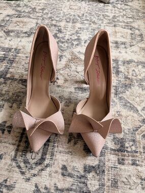 Betsey Johnson Blush Pink Glitter Bow Heels | Pointed Toe Pumps | Women’s SZ 9.5